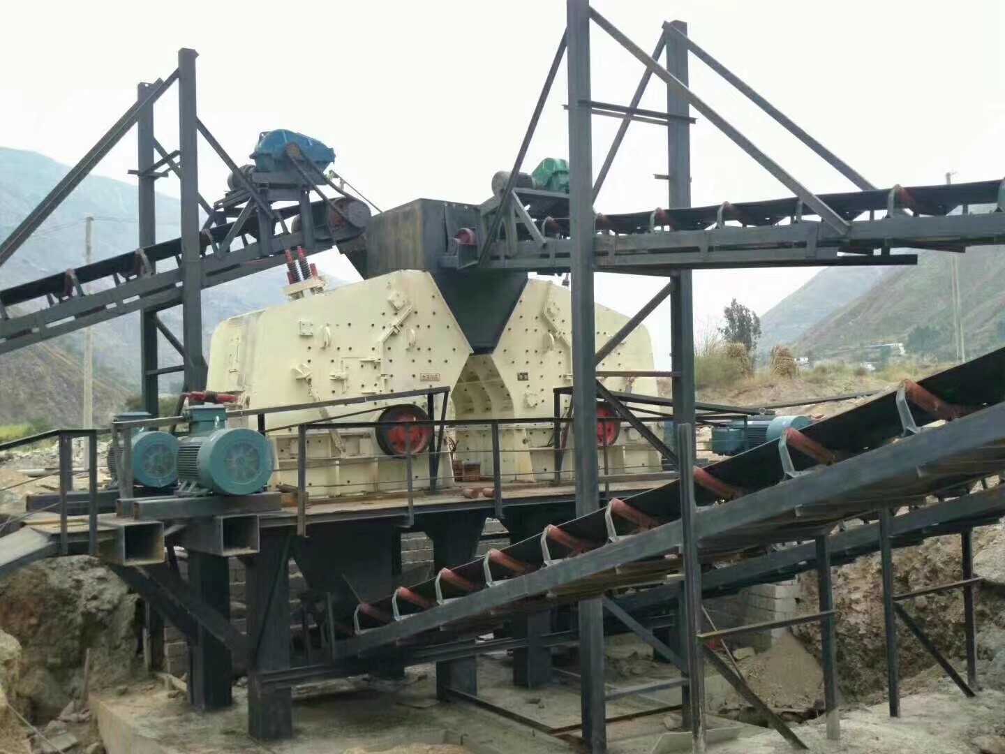 反擊式破碎機(jī)